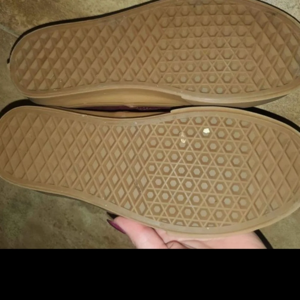 Vans - Picture 1 of 4